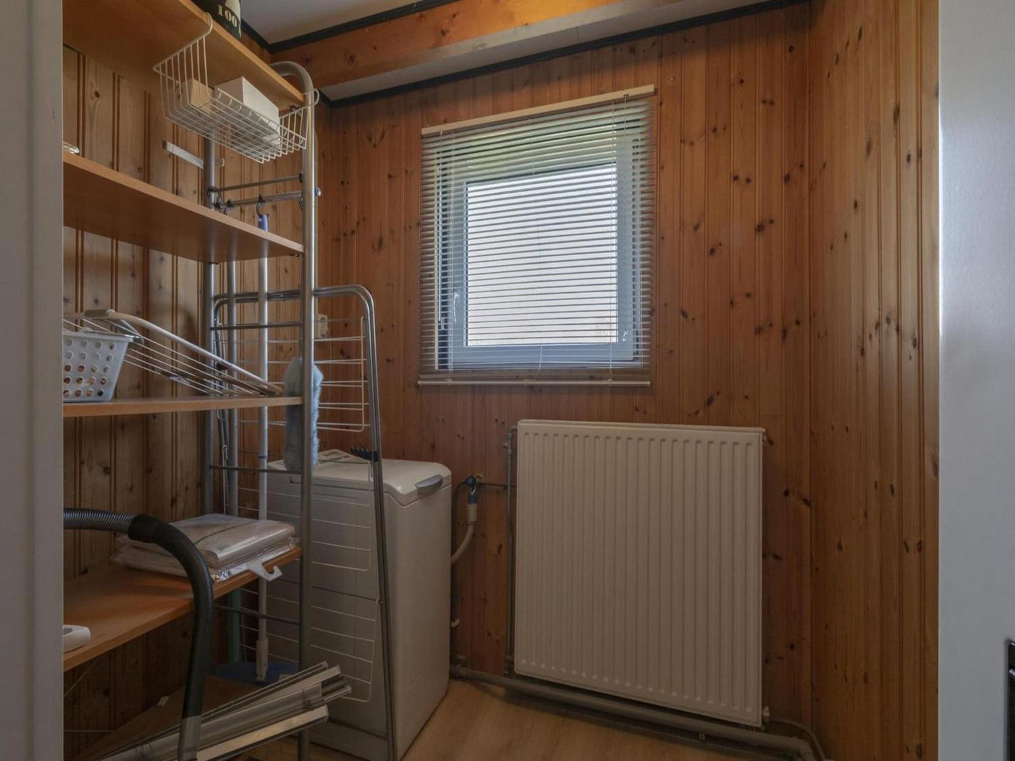 Attractive Bungalow With Modern Furnishings Sint Maartensvlotbrug Екстер'єр фото